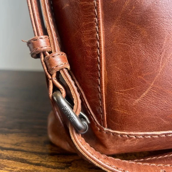 Frye Cognac Leather Crossbody Tote Bag | Vintage Patina - Picture 5 of 8